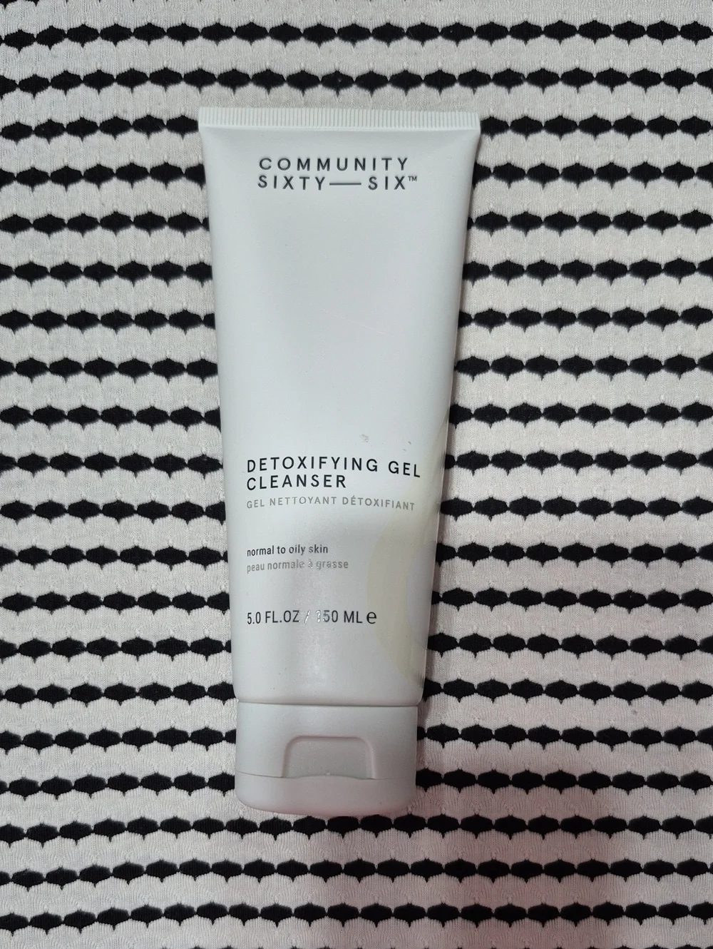 Community Sixty-Six Detoxifying Gel Cleanser — White